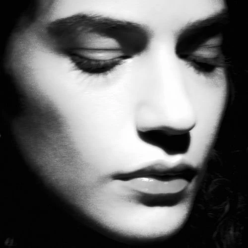 دانلود آهنگ Blue از Talia Rae
