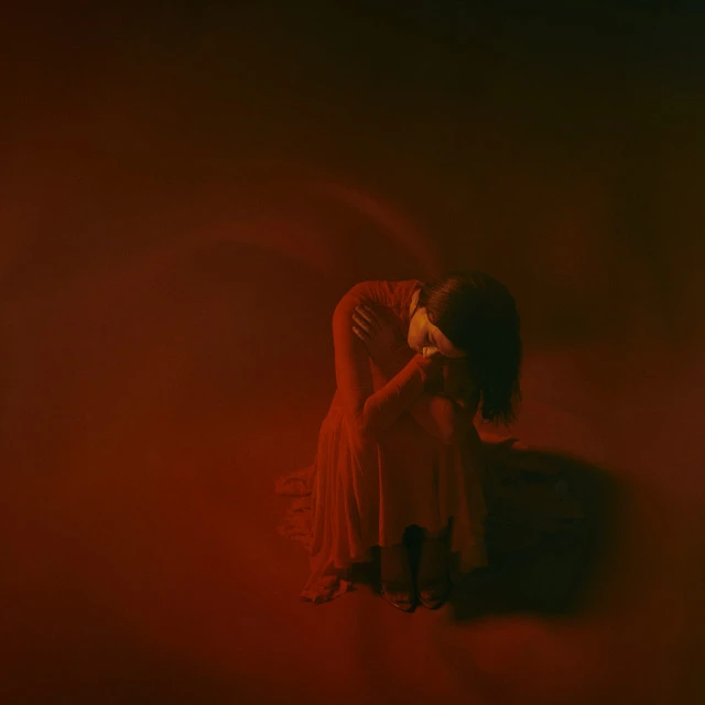 دانلود آهنگ Lonesome Hero از Ghostly Kisses