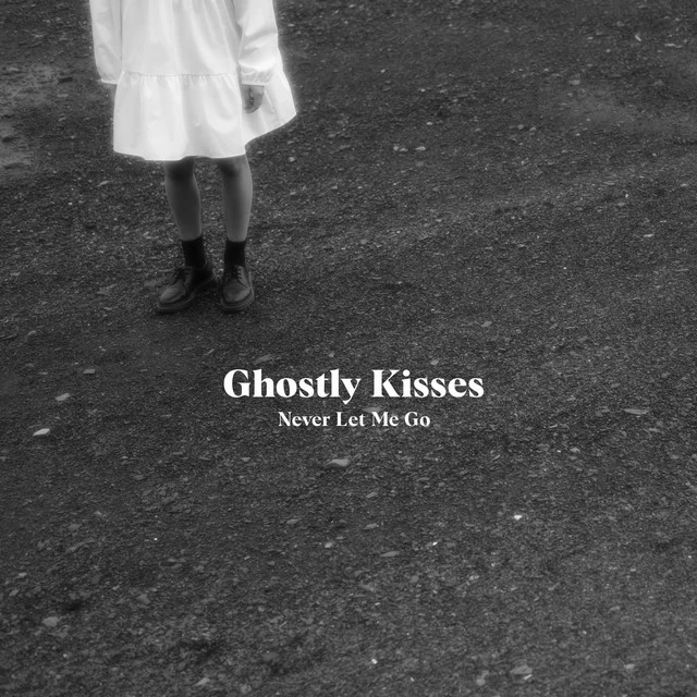 دانلود آهنگ Stay از Ghostly Kisses