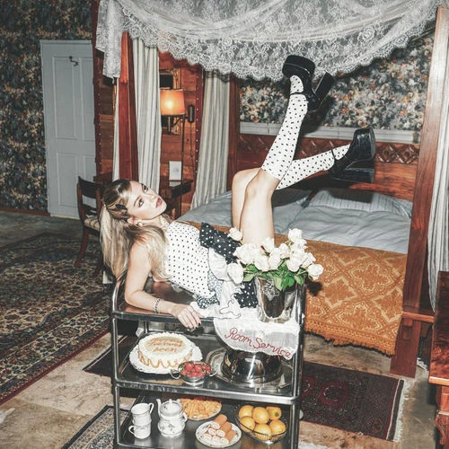 دانلود آهنگ What’s a Girl Gotta Do? از Eileen Alister
