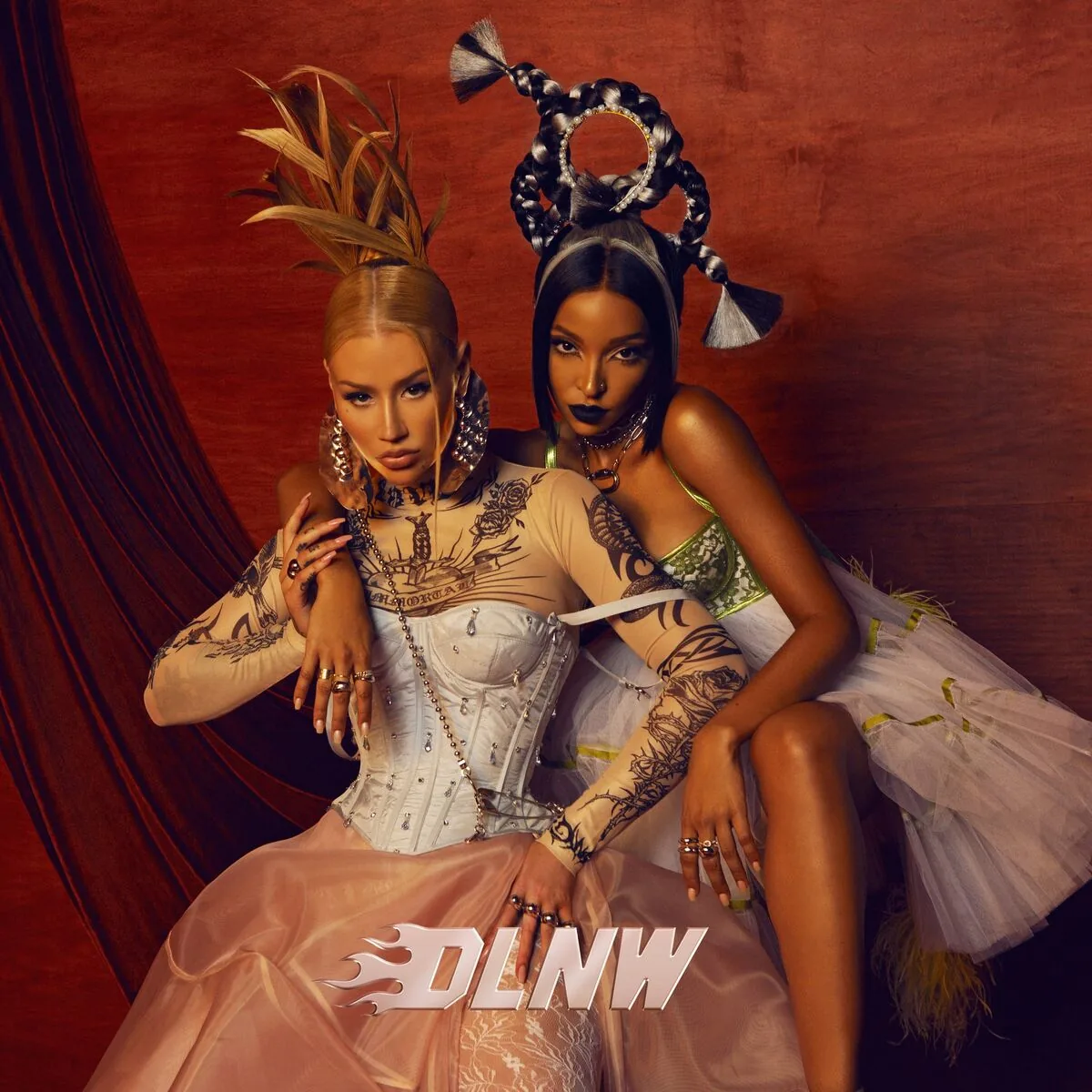 دانلود آهنگ Dance Like Nobody's Watching از Iggy Azalea