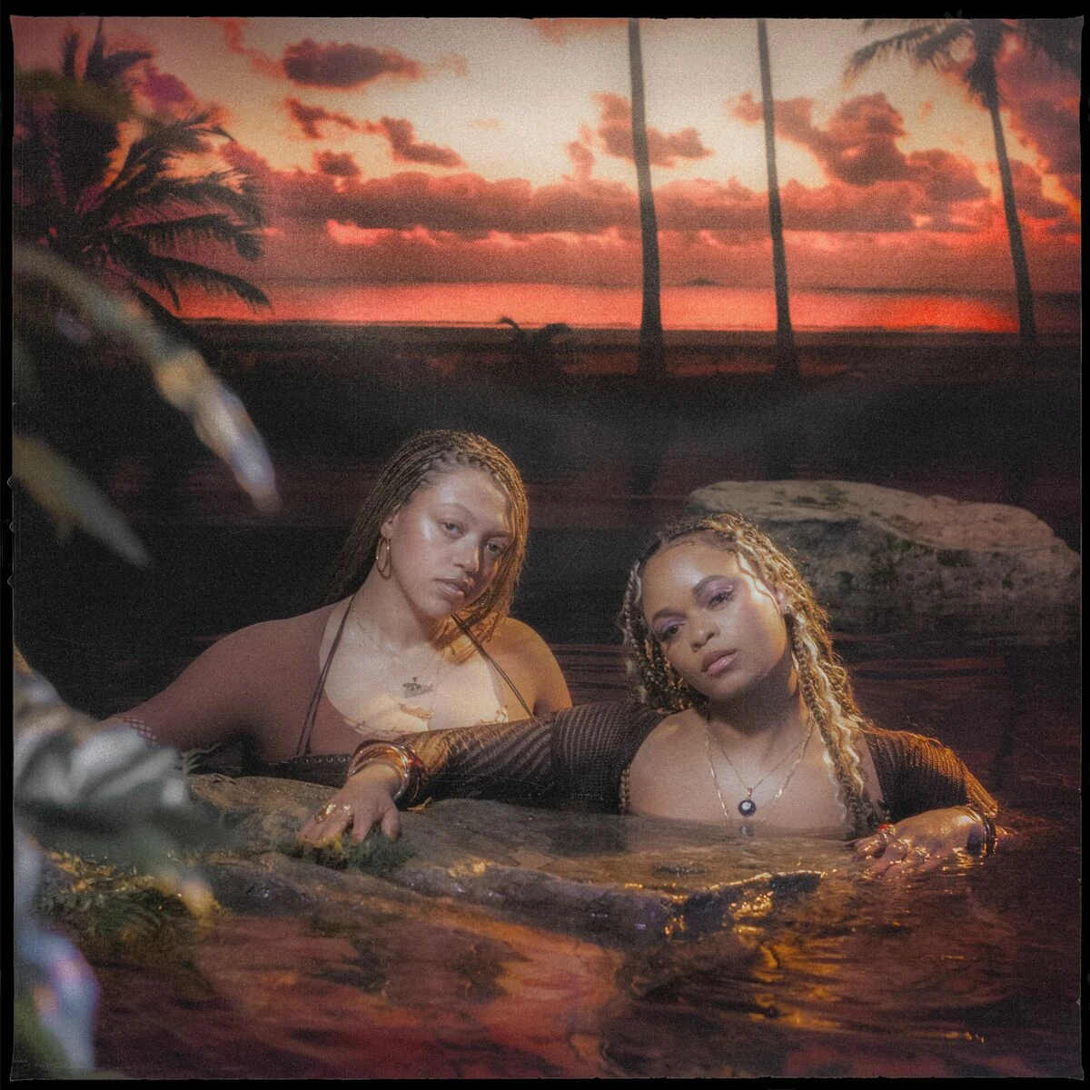 دانلود آهنگ Pressure Points (feat. Lila Iké) از Mahalia