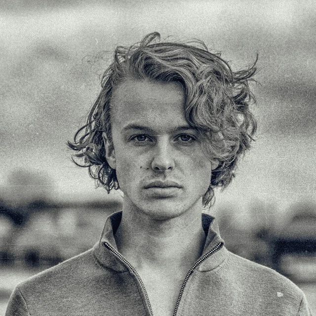 دانلود آهنگ Bleed Out از Isak Danielson