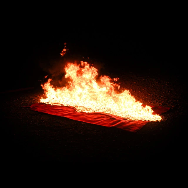 دانلود آهنگ FARSHE QERMEZ از Matin Fattahi