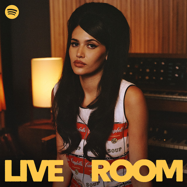 دانلود آهنگ It Takes A Woman (Cover) (Live) - Spotify Live Room از SIENNA SPIRO