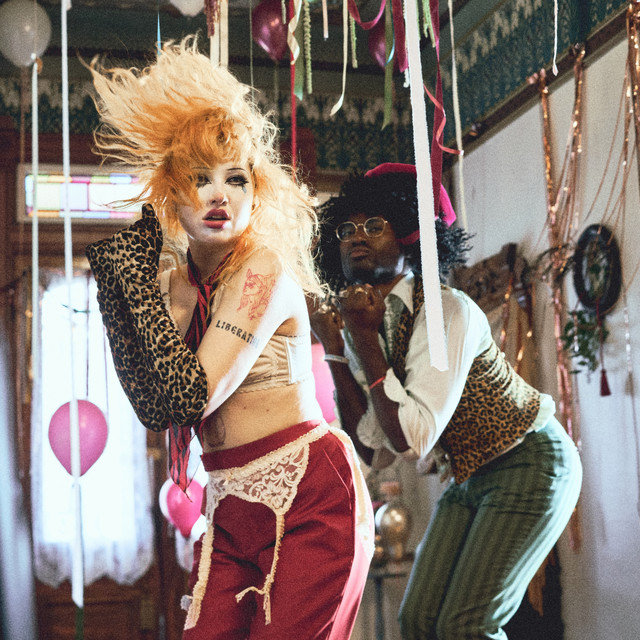 دانلود آهنگ Touch Touch از Haute & Freddy