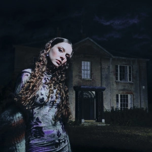 دانلود آهنگ Scarlett از Holly Humberstone