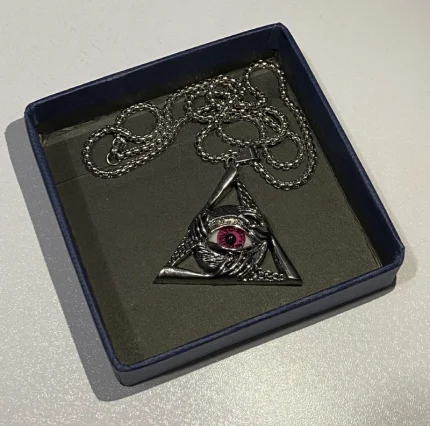 گردنبند تک چشم بنفش