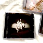 آلبوم فیزیکی Happier Than Ever از Billie Eilish