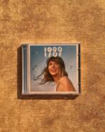 آلبوم فیزیکی 1989 از Taylor Swift