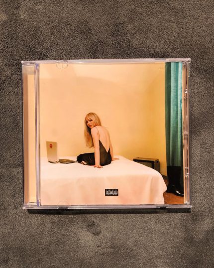 آلبوم فیزیکی Emails I cant send از Sabrina Carpenter