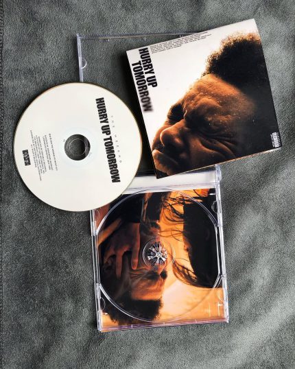 آلبوم فیزیکی Hurry Up Tomorrow از The Weeknd