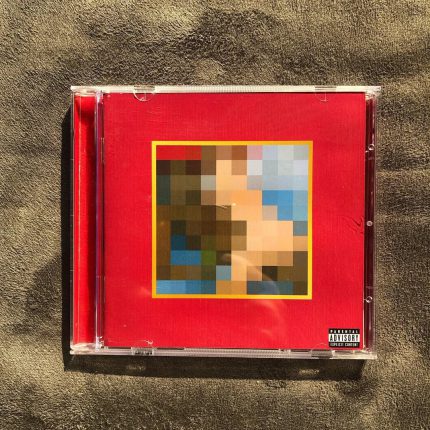 آلبوم فیزیکی My beautiful dark twisted fantasy از Kanye West