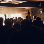 موسیقی زیرزمینی چیست | تاریخچه سبک های موسیقی غیر قانونی