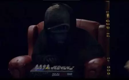 آتی از قبیله دگران